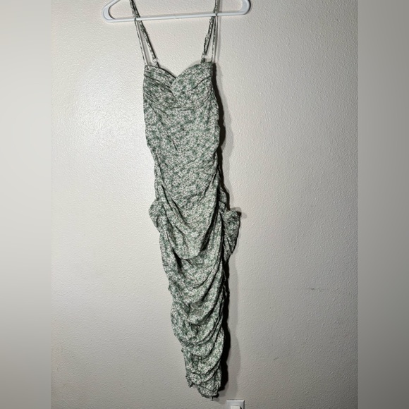 Nwt pretty little thing scrunched sexy maxi dress floral  print with slit size2 - Picture 10 of 17